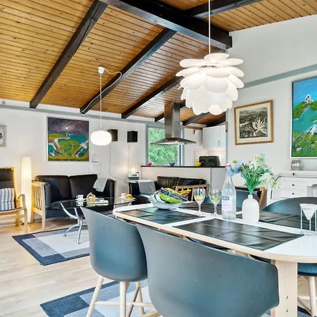 Huanca - 500m From The Sea By Interhome