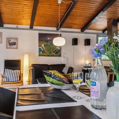 Huanca - 500m From The Sea By Interhome Feriehus